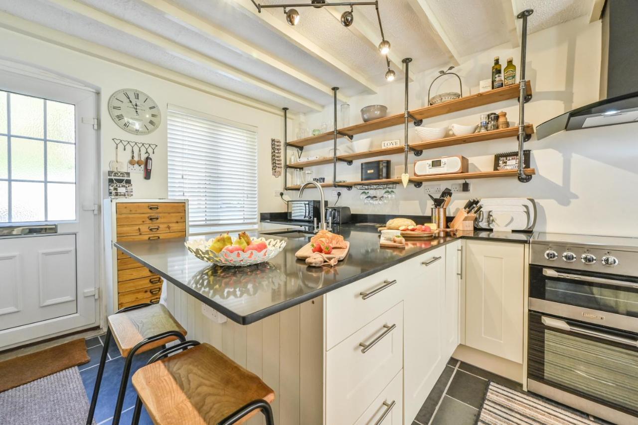 A Superb Bijou Retreat With Jacuzzi Near An Excellent Village Pub Yelverton Exterior foto